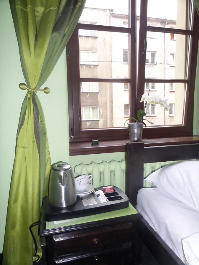 Incepcja 33 Hostel Wroclaw Exterior photo