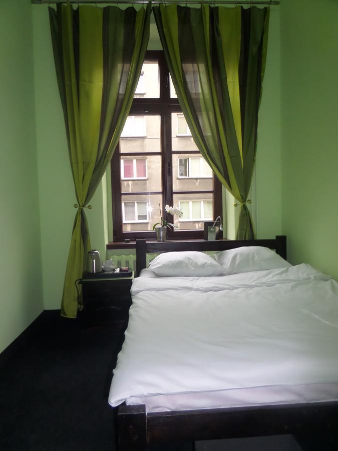 Incepcja 33 Hostel Wroclaw Exterior photo